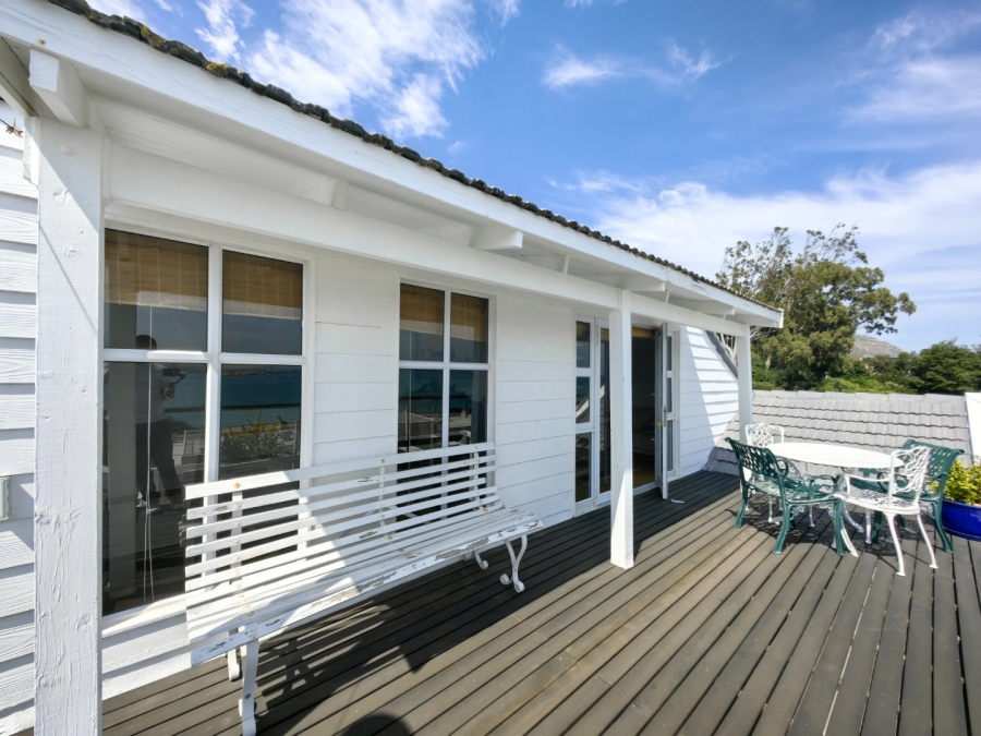 To Let 3 Bedroom Property for Rent in Gordons Bay Village Western Cape